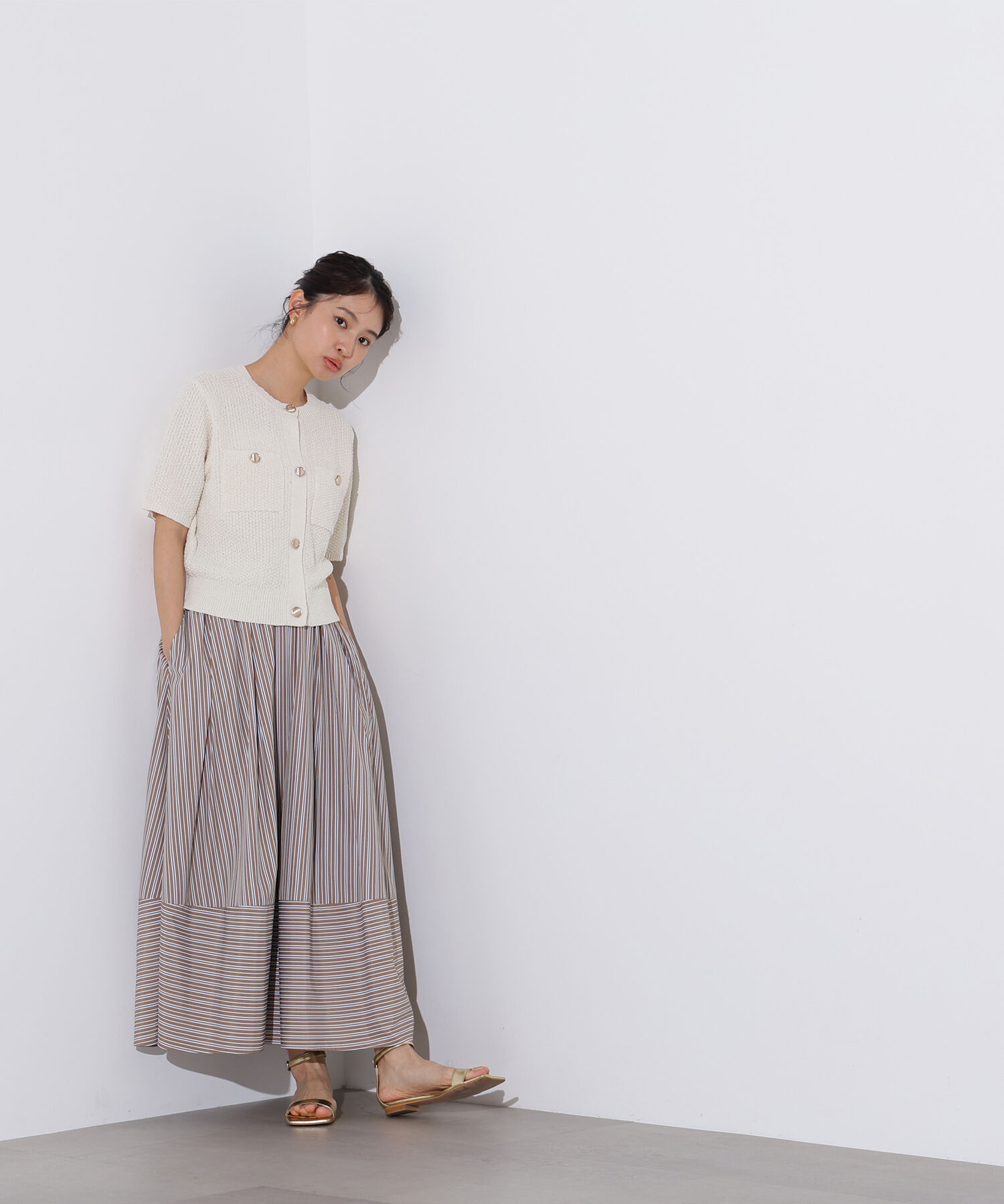  「ゴールドボタンニットカーディガン」|ニット・セーター|