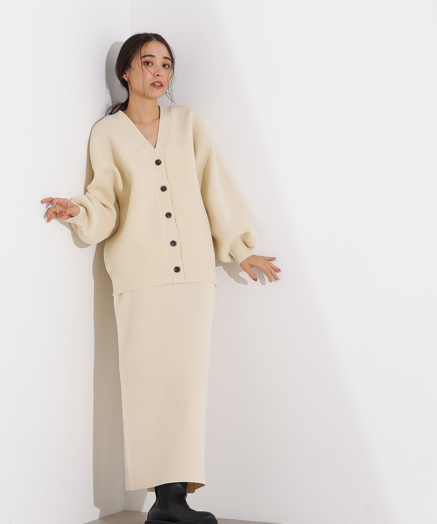  「フォルムニットカーデセットアップ」|スカート|オフ1