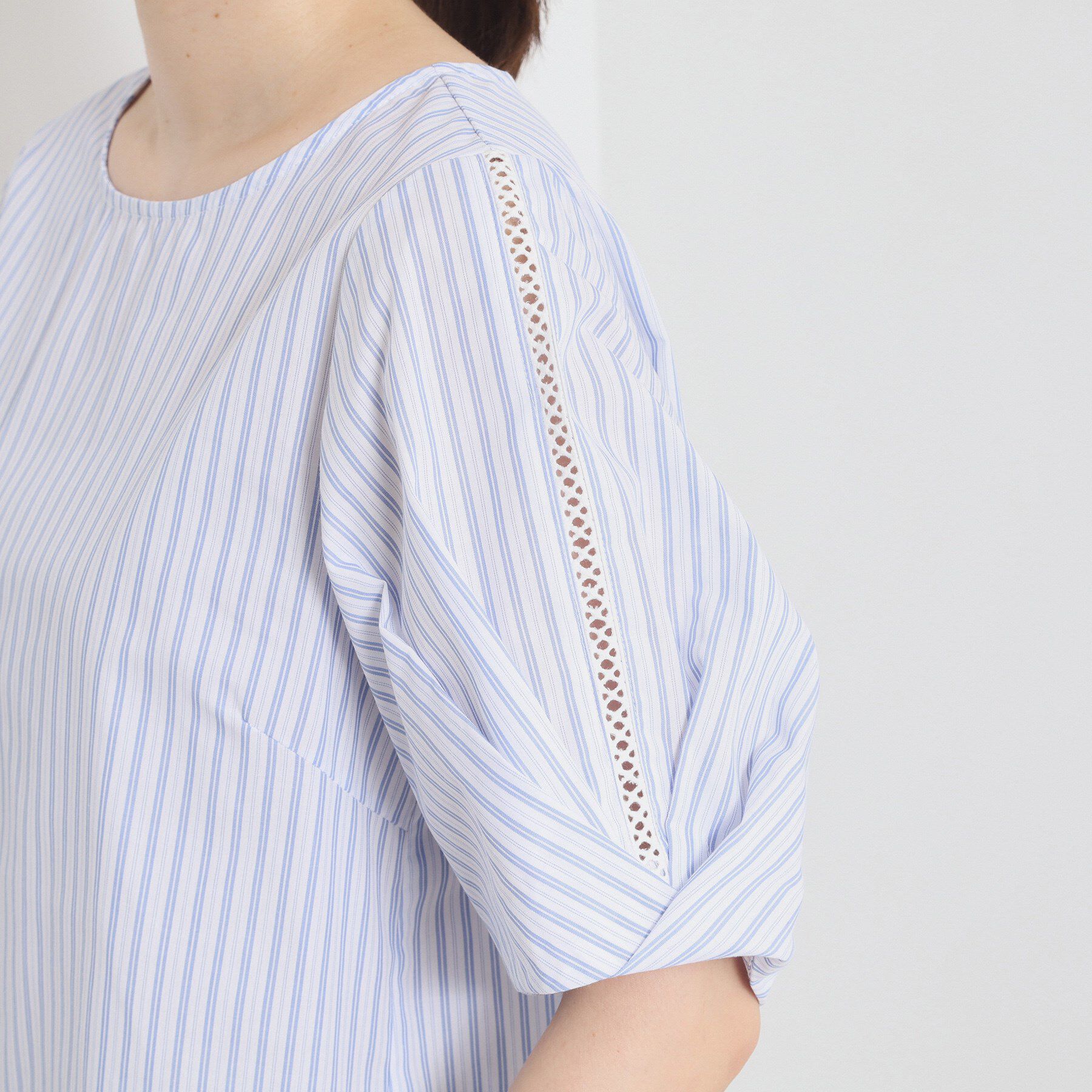 ITS&rsquo;DEMO「【手洗い可】袖ツイストストライプブラウス」|シャツ・ブラウス|