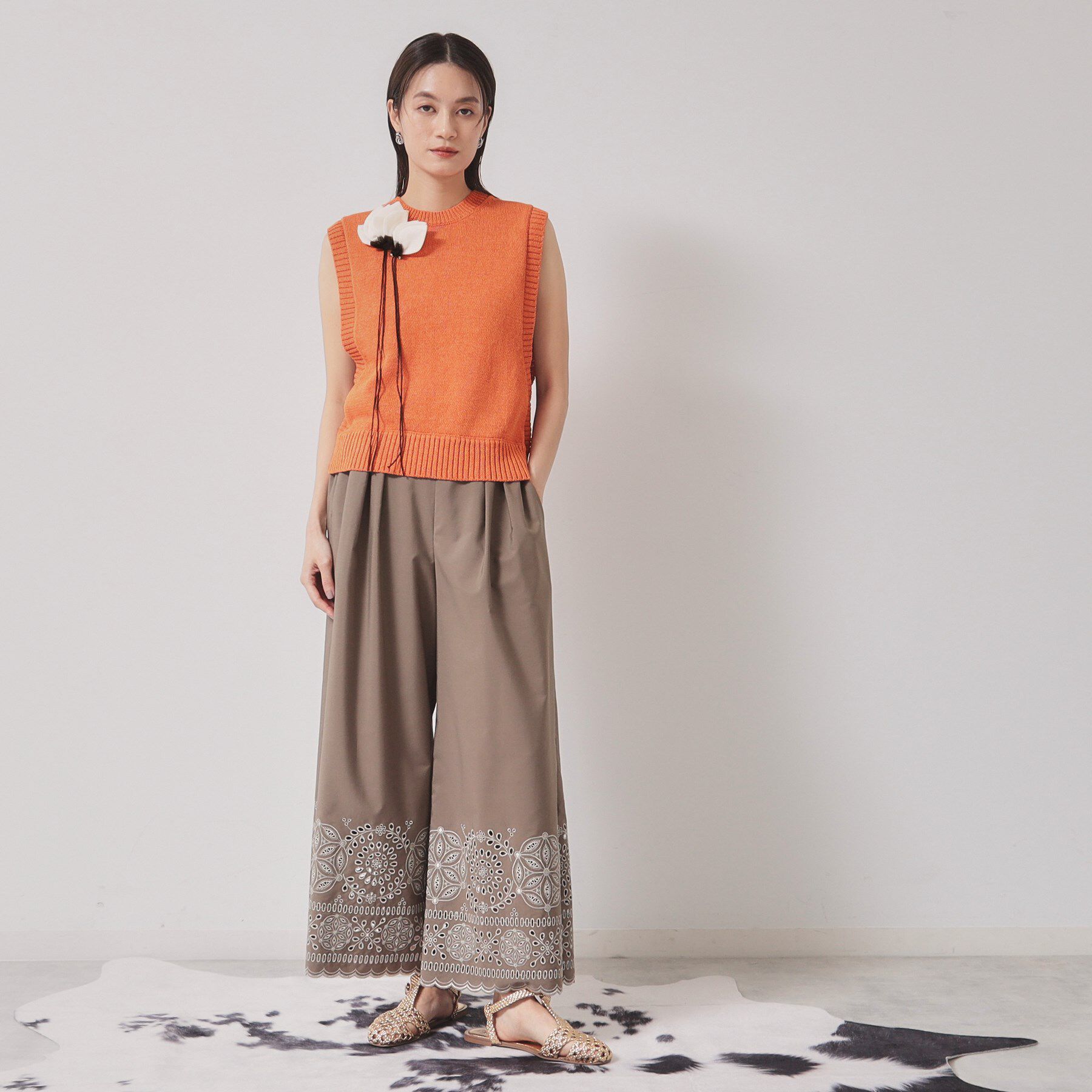 SunaUna「【オリエンタルモチーフ／コサージュ付き】レイヤードニット」|ベスト・ジレ|