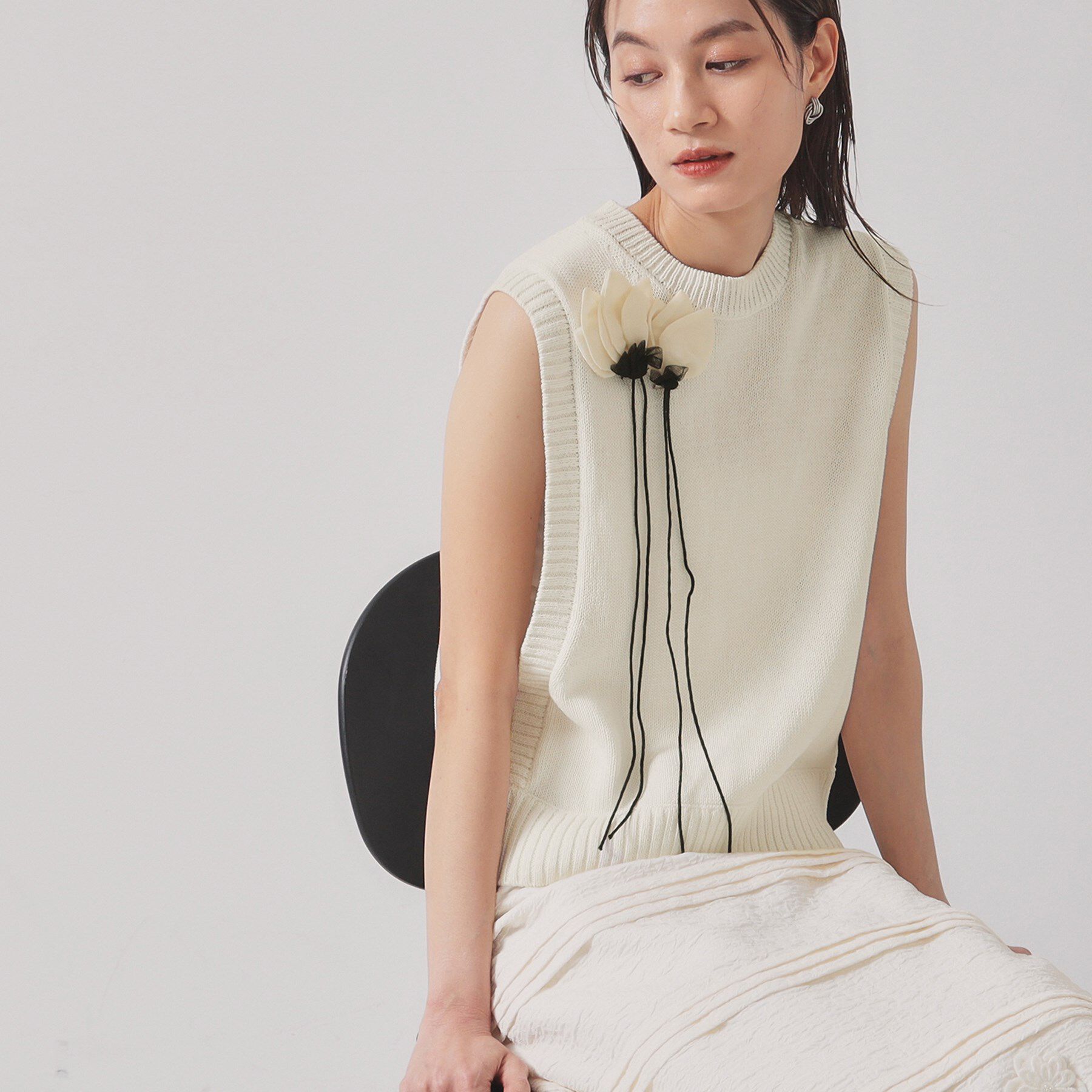 SunaUna「【オリエンタルモチーフ／コサージュ付き】レイヤードニット」|ベスト・ジレ|