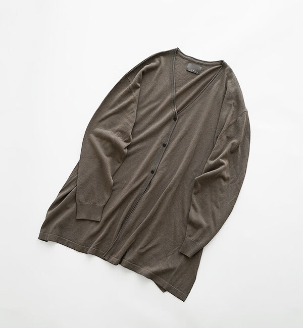 オローネ「Vネックオリオンカーディガン」|カーディガン|チャコールグレー