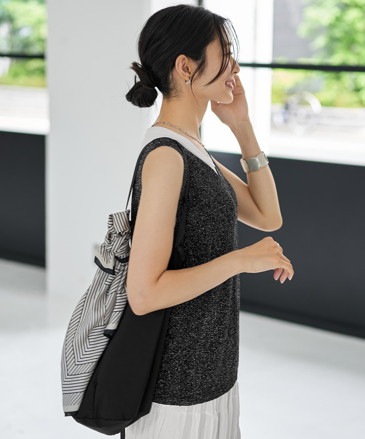 STYLE DELI「薄くて柔らかなラメVネックニットベスト」|ニット・セーター|