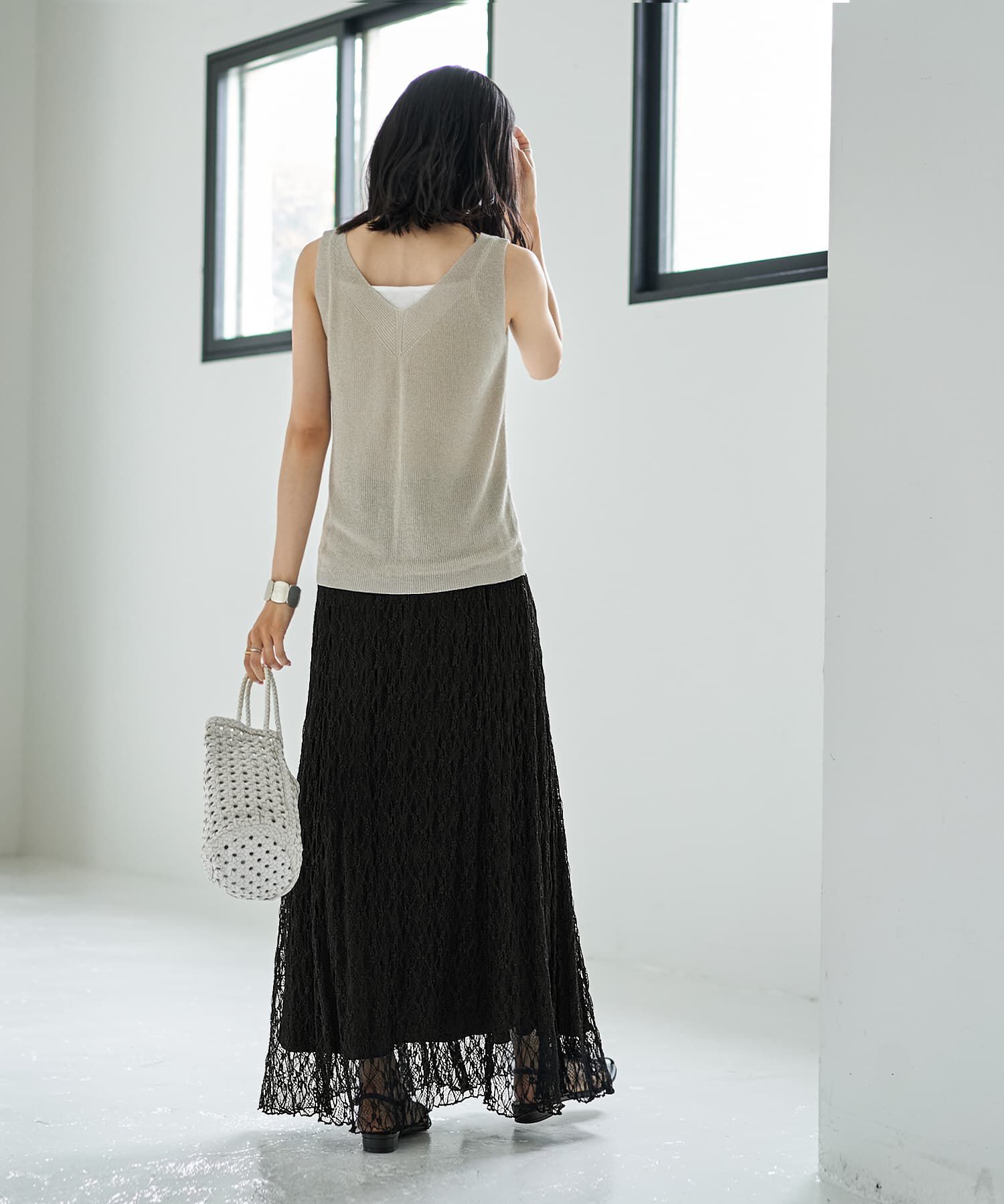 STYLE DELI「薄くて柔らかなラメVネックニットベスト」|ニット・セーター|