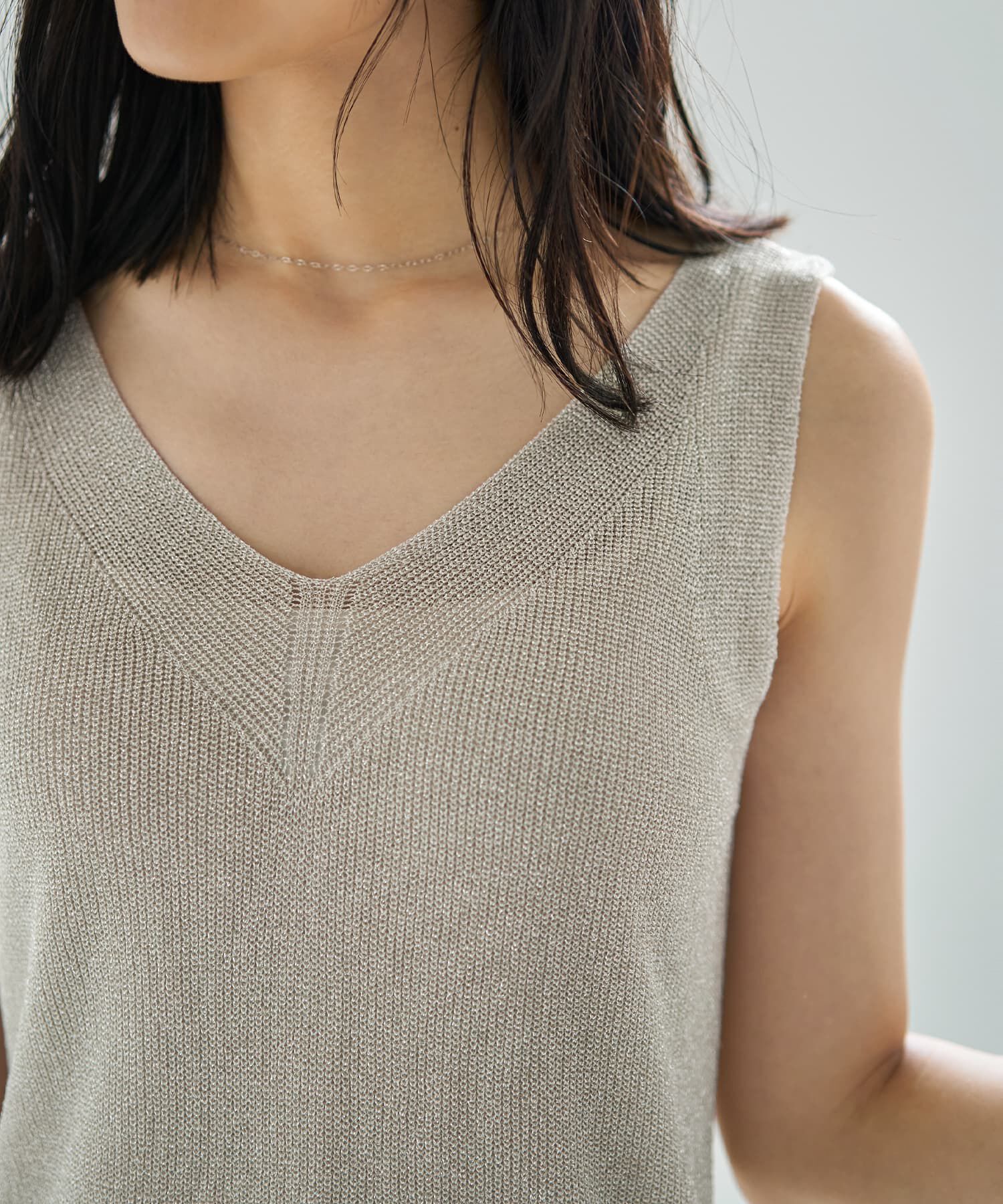 STYLE DELI「薄くて柔らかなラメVネックニットベスト」|ニット・セーター|