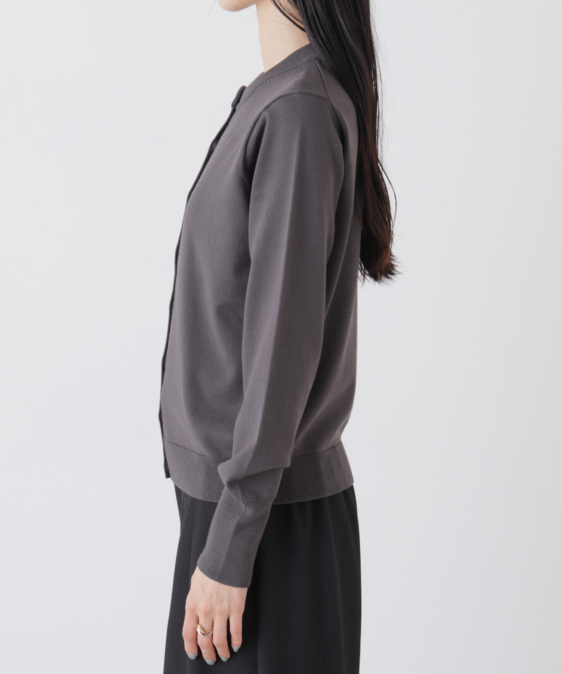 nano･universe「洗濯機洗可バンブーレーヨンニット パールボタンカーディガン」|ニット・セーター|