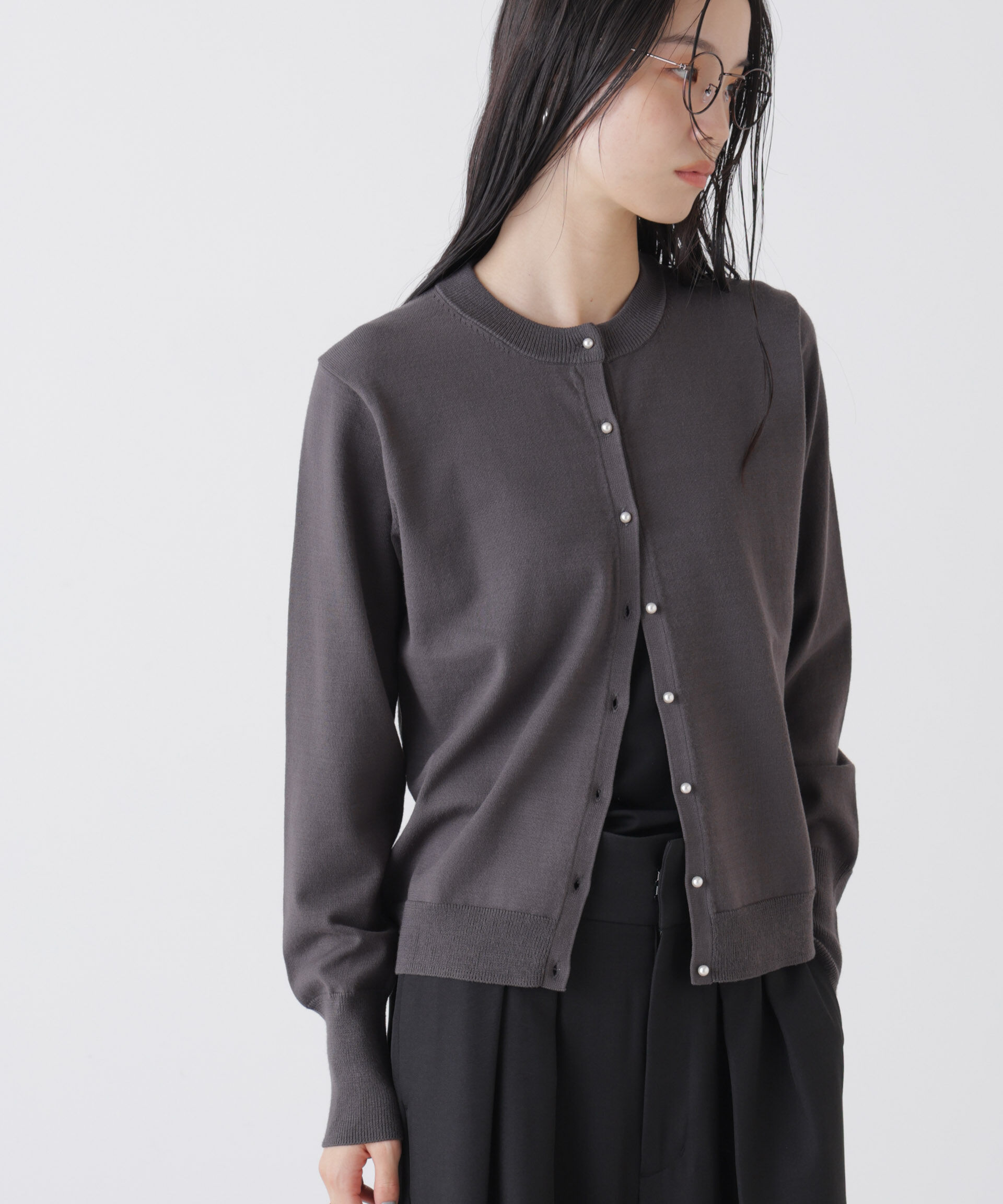 nano･universe「洗濯機洗可バンブーレーヨンニット パールボタンカーディガン」|ニット・セーター|