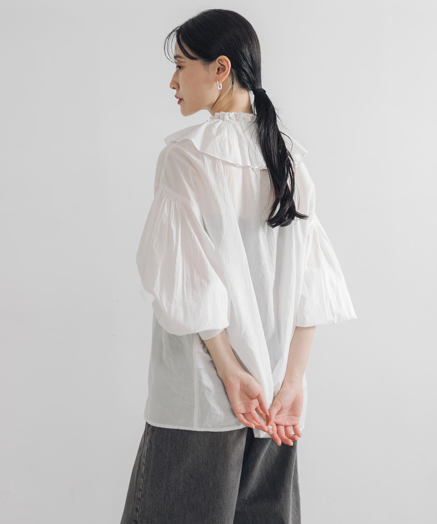 URBAN RESEARCH「『別注』crinkle crinkle crinkle&times;URBAN RESEARCH　cotton ruffle blouse」|シャツ・ブラウス|