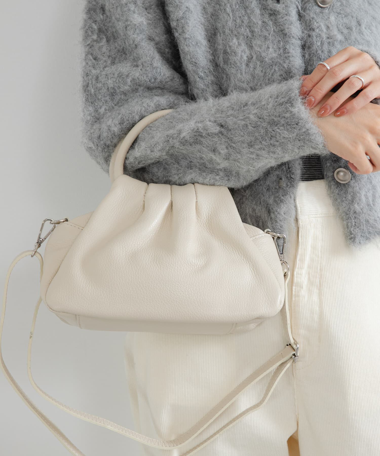 URBAN RESEARCH「レザーハンドバッグ」|ハンドバッグ|オフホワイト