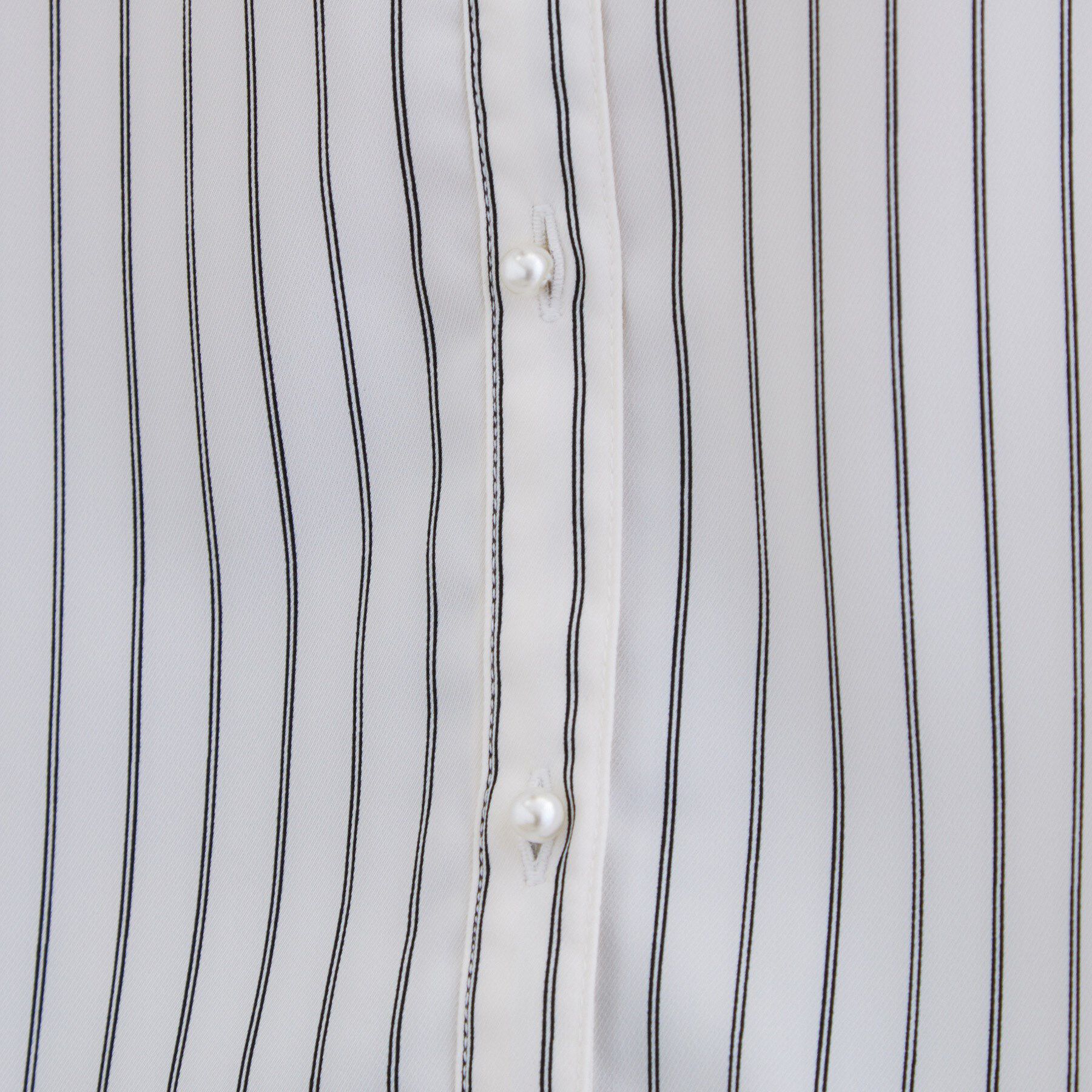 grove「【雑誌掲載】お手入れ楽ちんが嬉しい機能付き！大人のキレイとろみシャツ」|シャツ・ブラウス|