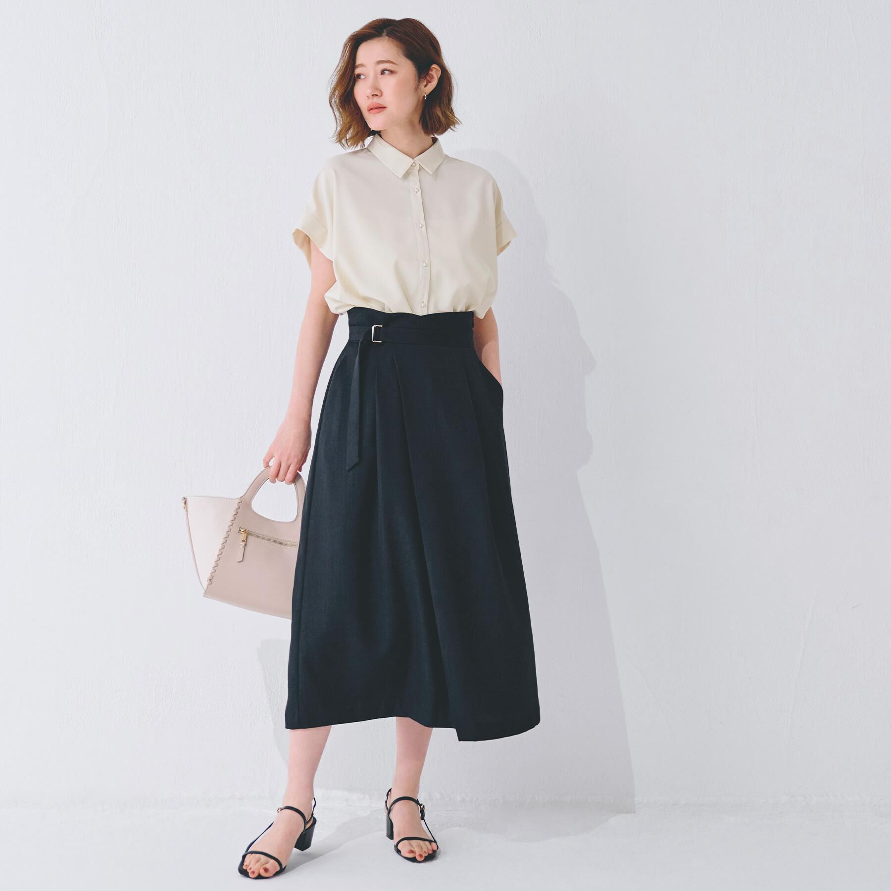 grove「【雑誌掲載】お手入れ楽ちんが嬉しい機能付き！大人のキレイとろみシャツ」|シャツ・ブラウス|