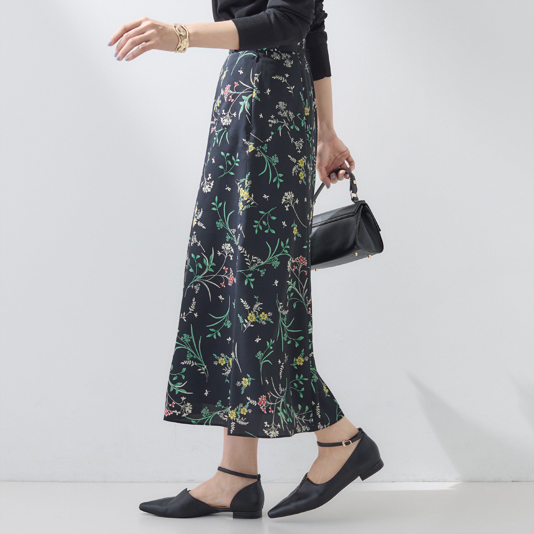 INDIVI「【SETUP可能】モダンフラワー柄フレアスカート」|スカート|