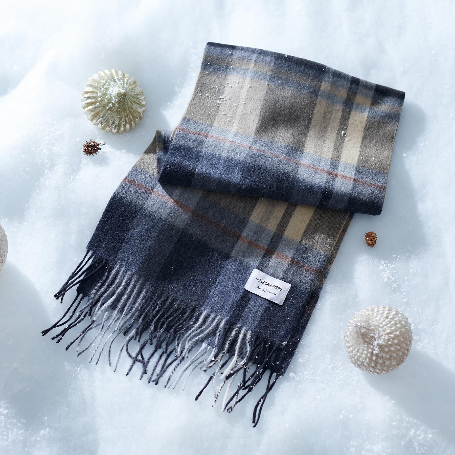 tk.TAKEO KIKUCHI「カシミヤチェックマフラー」|ストール|チャコールグレー(2