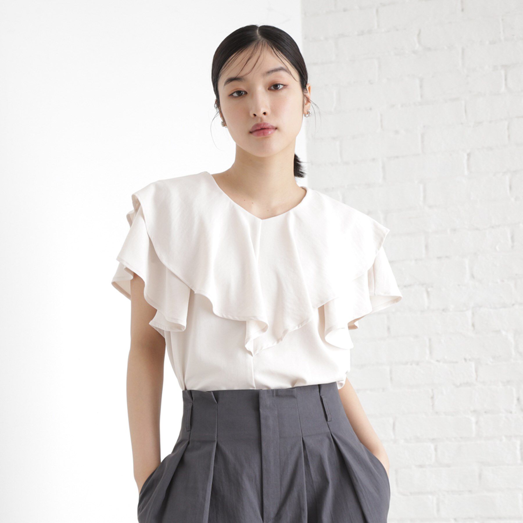 THE SHOP TK「【ONOFF活躍】フリルデザインブラウス/セットアップ可」|シャツ・ブラウス|