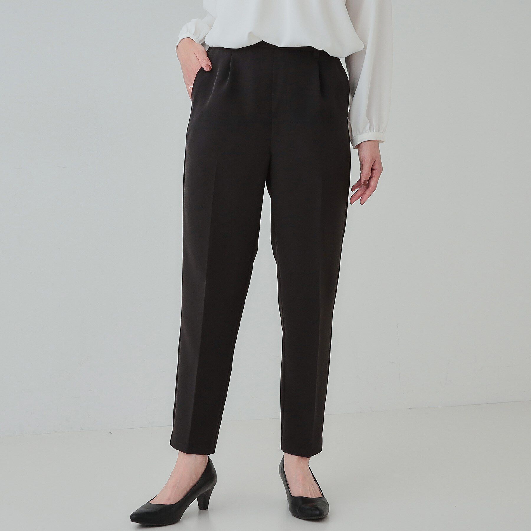 SHOO･LA･RUE「【SS-3L/洗える/通勤・セレモニーにも】しなやかな身のこなしが叶う ストレッチテーパードパンツ」|その他|ブラック(019)