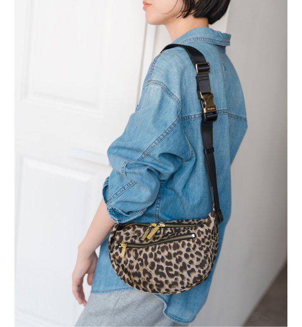 Spick and Span「《WEB限定》VIOLAd&rsquo;ORO / ヴィオラドーロ BIANCAナイロンショルダー(レオパード)」|ショルダー・メッセンジャー|キャメル