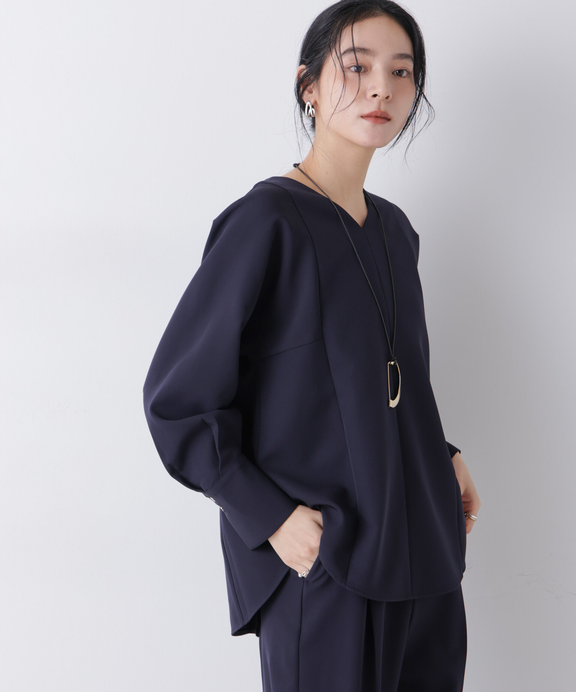nano･universe「デイリーファンクション Vネックブラウス(セットアップ可)」|シャツ・ブラウス|