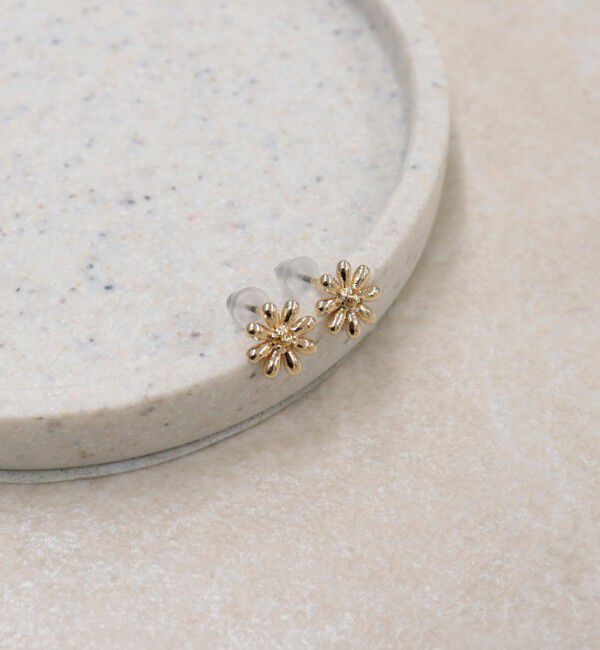 fredy emue「マーガレットピアス」|ピアス|