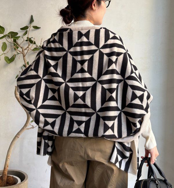  「【WEB限定】幾何柄プリントストール」|マフラー|