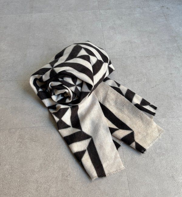  「【WEB限定】幾何柄プリントストール」|マフラー|