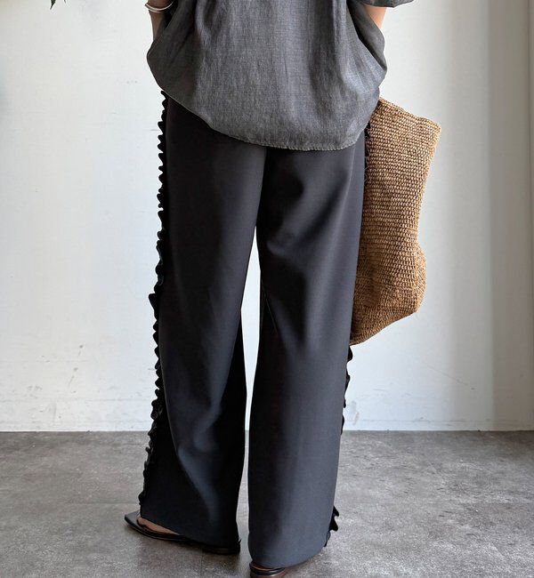  「【WEB限定】カットジョーゼットサイドフリルラインパンツ」|チノ|