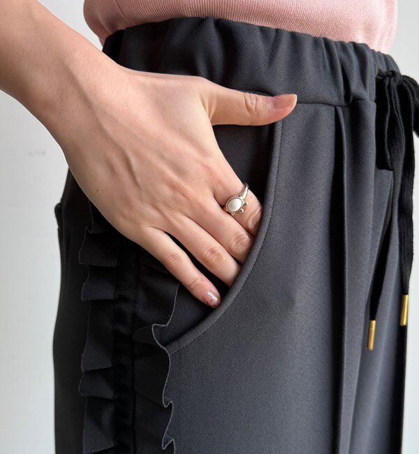  「【WEB限定】カットジョーゼットサイドフリルラインパンツ」|チノ|