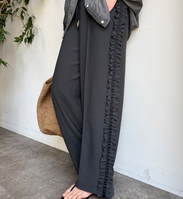  「【WEB限定】カットジョーゼットサイドフリルラインパンツ」|チノ|