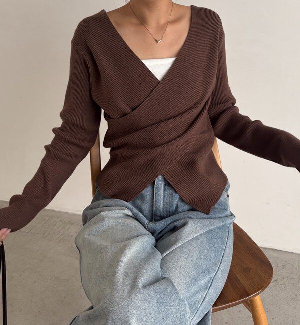  「【新色/ライトベージュ・グレー】クロスVネックニット」|ニット・セーター|