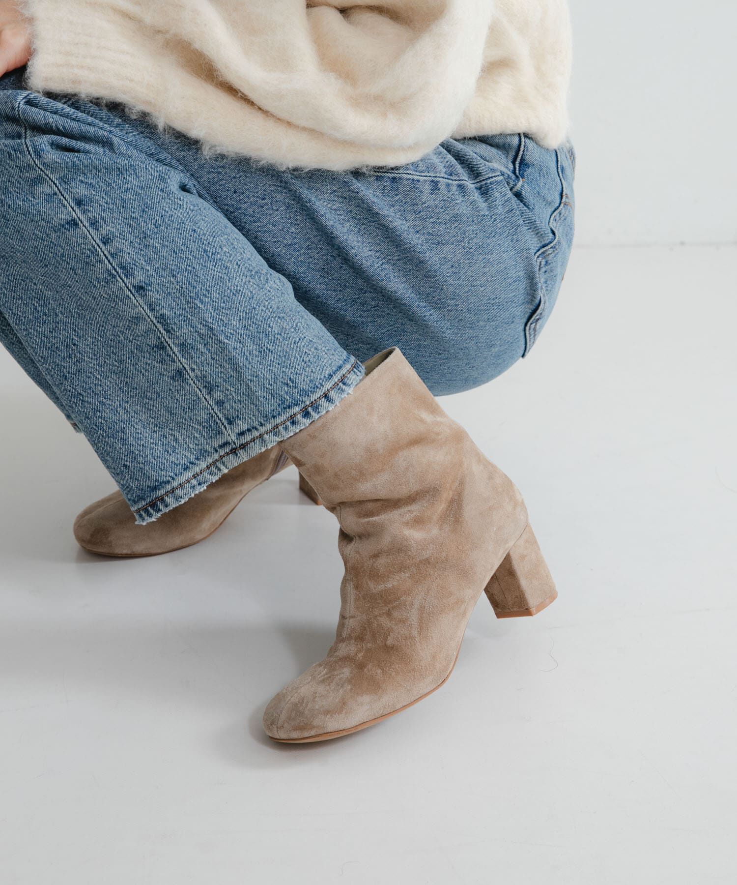 URBAN RESEARCH「オブリークトゥスエードブーツ」|ショートブーツ|ベージュ