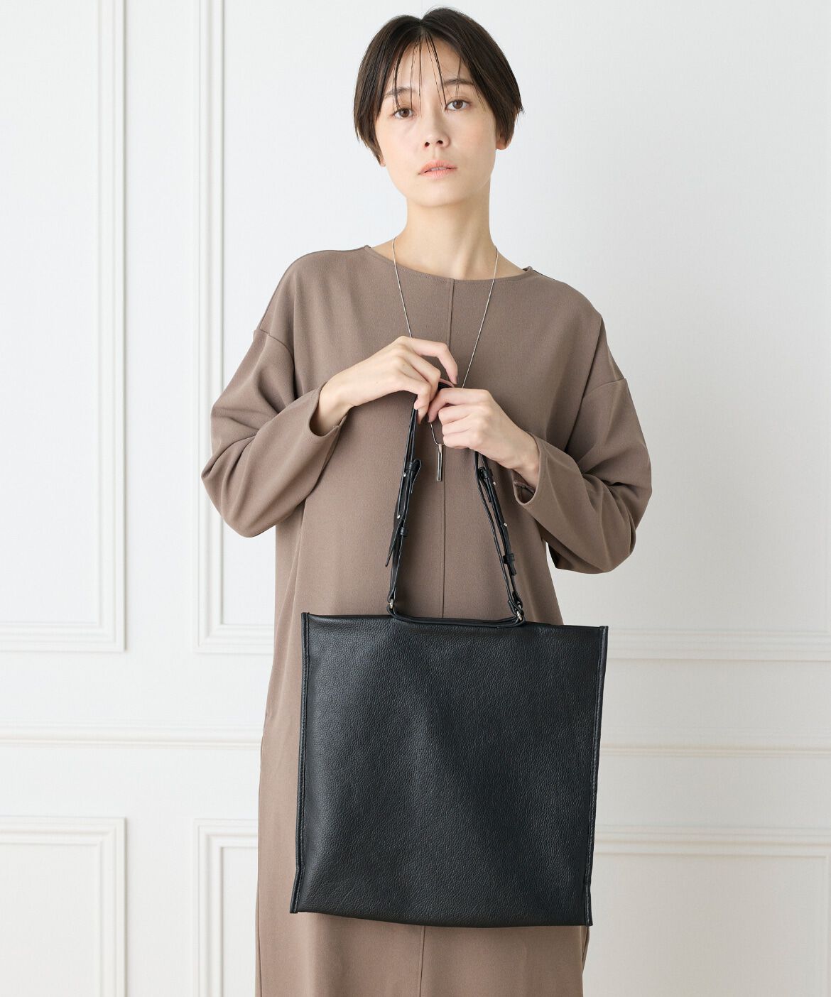 7-IDconcept.「カウレザーシンプルデザイン薄マチトート」|トートバッグ|