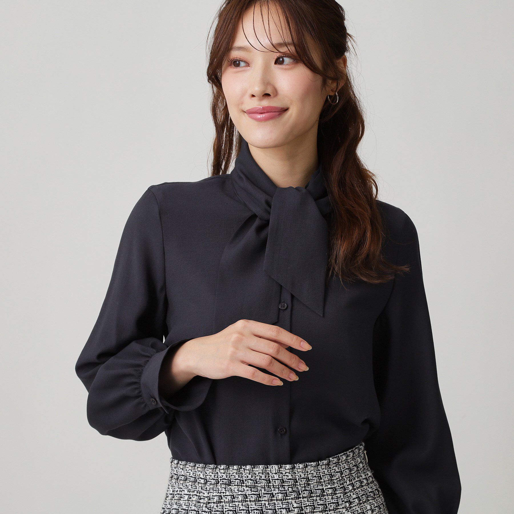 COUP DE CHANCE「【手洗い可／日本製】シアーリボンブラウス」|シャツ・ブラウス|ネイビー(094)