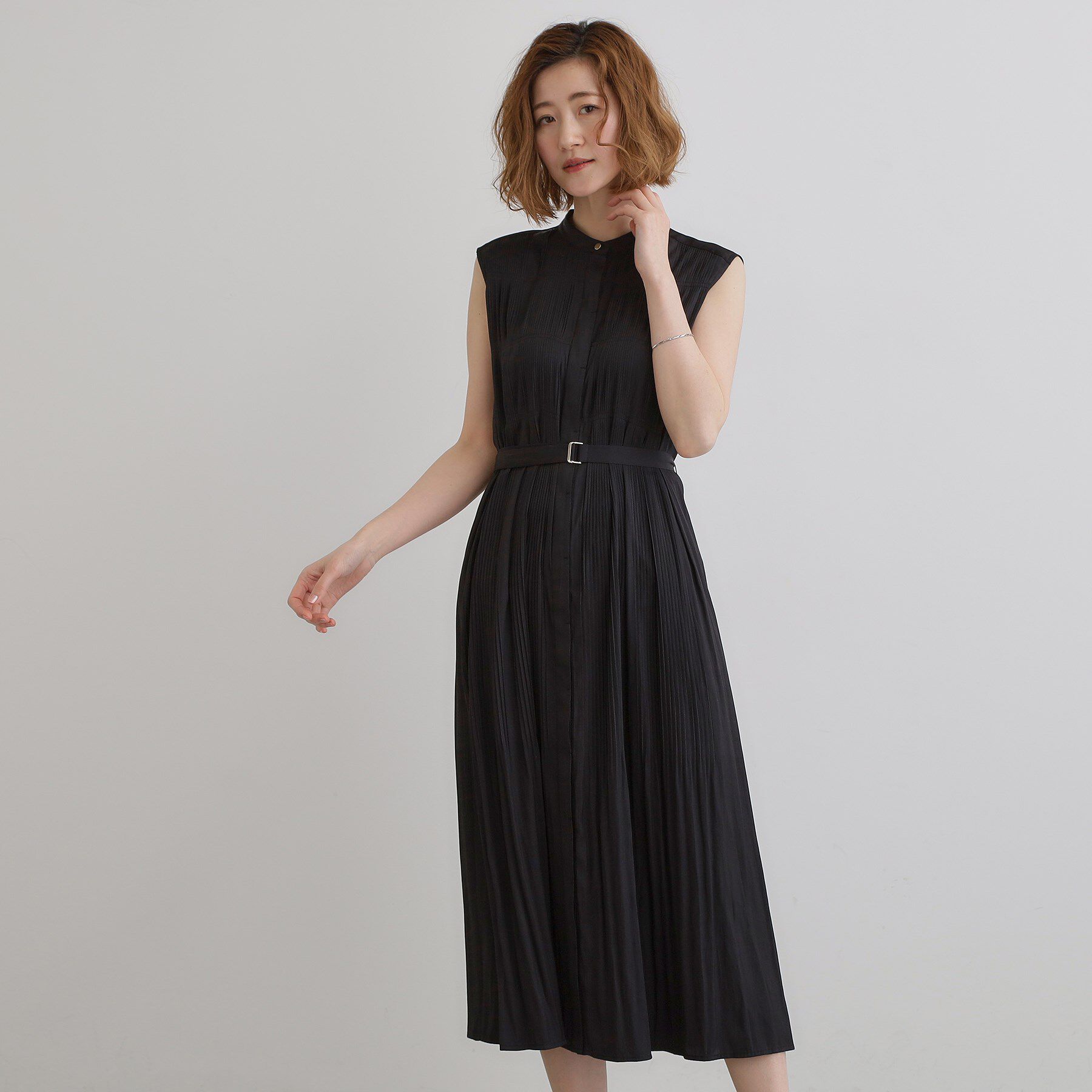 grove「贅沢プリーツが華やかなシャンブレープリーツワンピース」|ワンピース|ブラック(019)