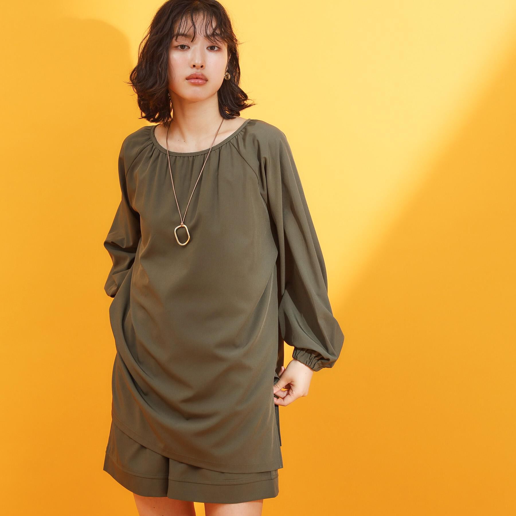 THE SHOP TK「【mizugiwa/ラッシュガード】ギャザーチュニック/前後2WAY/セットアップ可/接触冷感/UV」|シャツ・ブラウス|カーキ(027)