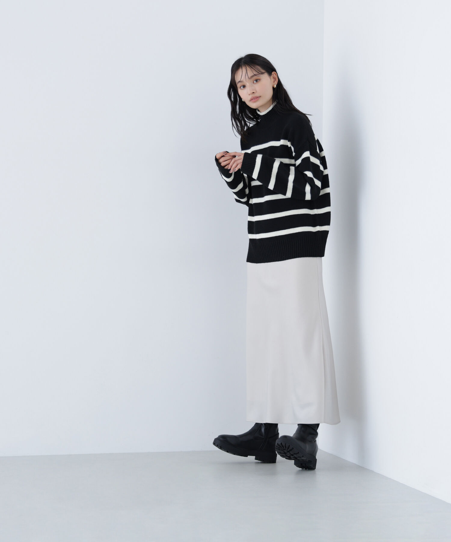  「バックボタンタートルニット」|ニット・セーター|