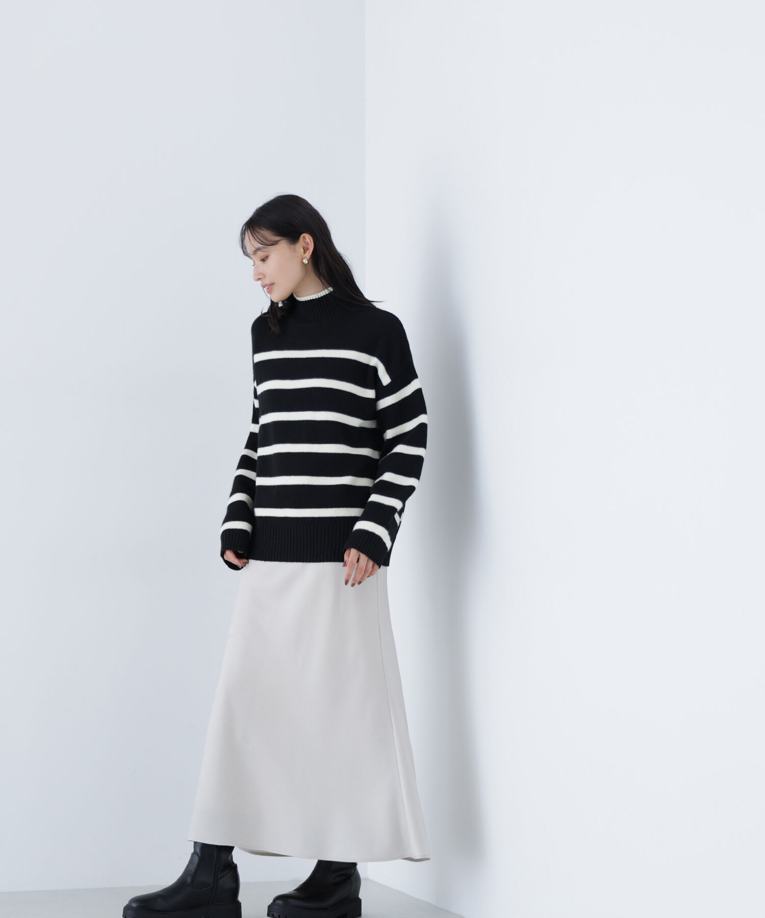  「バックボタンタートルニット」|ニット・セーター|