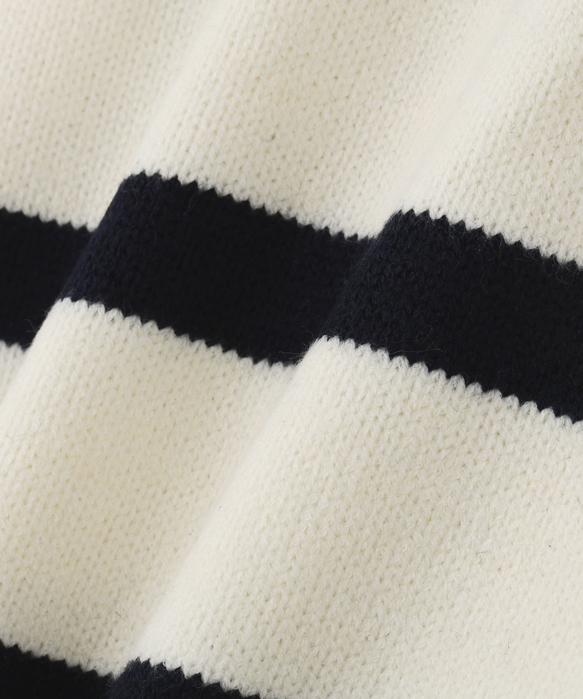  「バックボタンタートルニット」|ニット・セーター|