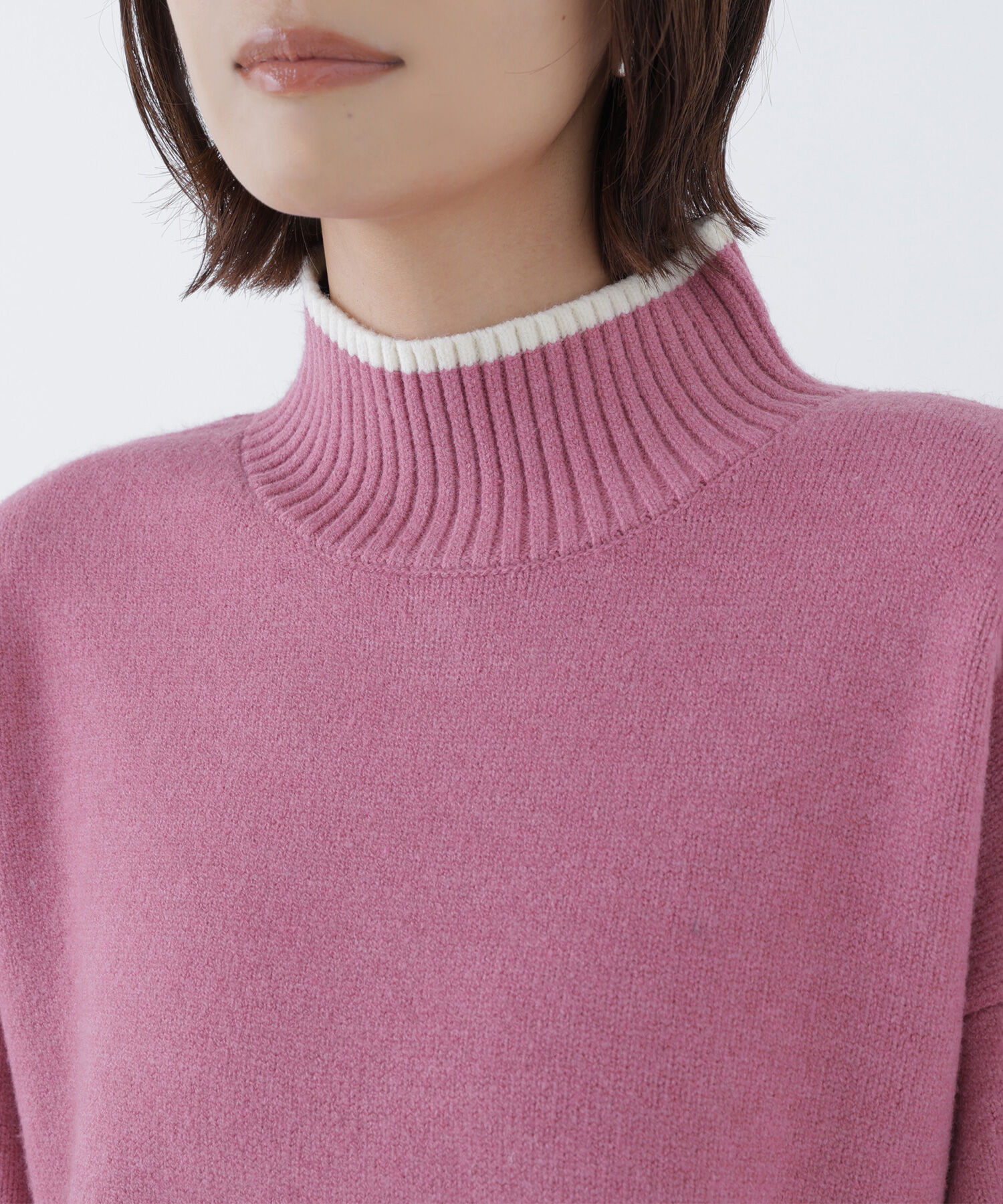  「バックボタンタートルニット」|ニット・セーター|