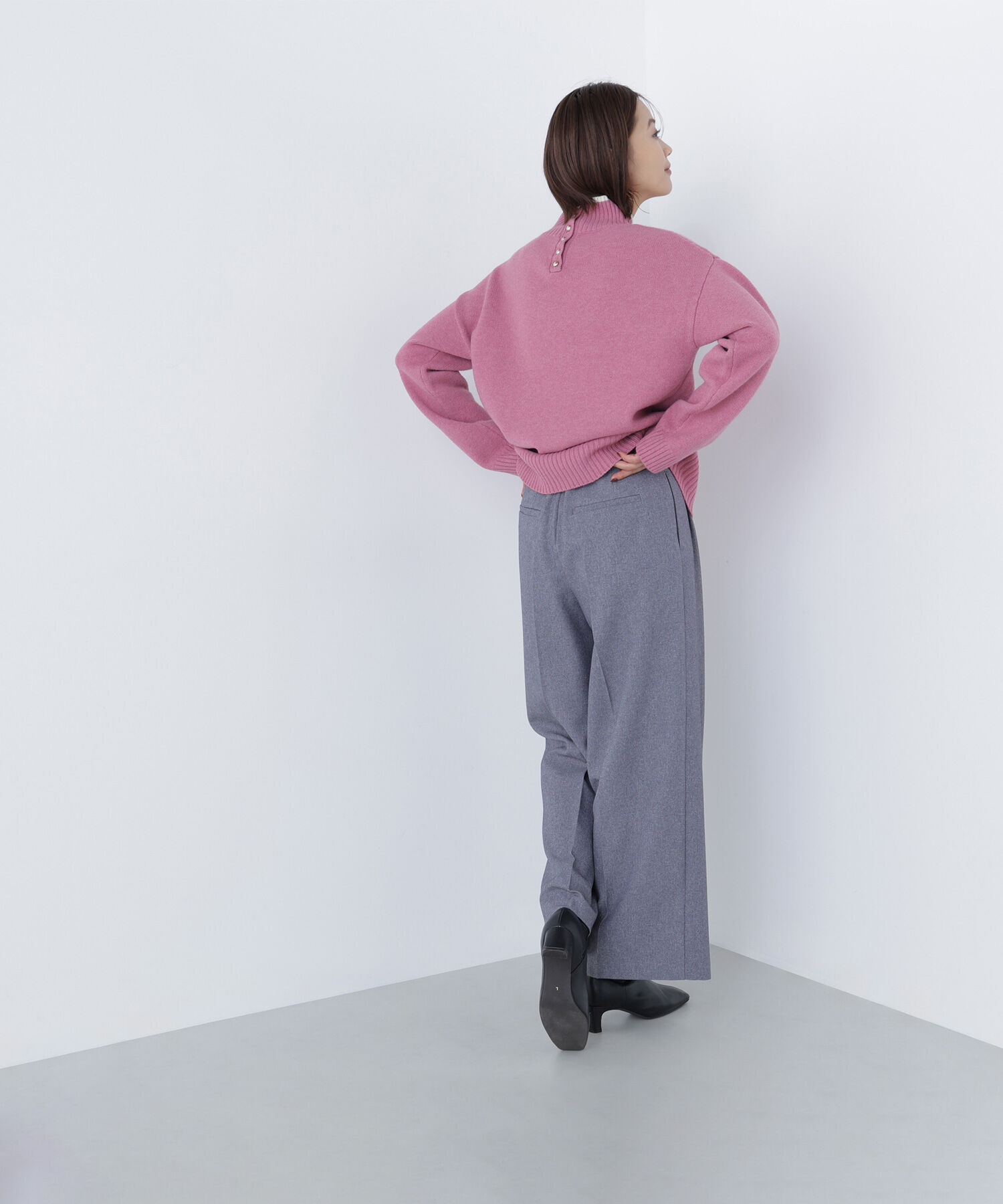  「バックボタンタートルニット」|ニット・セーター|