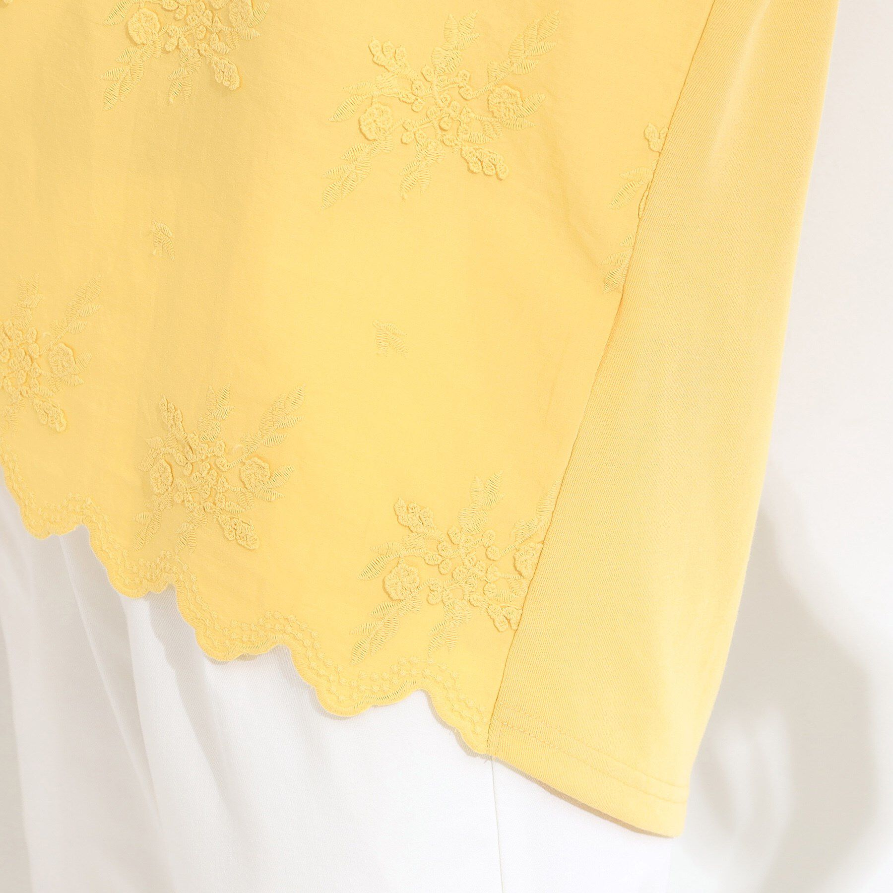 SHOO･LA･RUE「【洗える/S-LL】インせず着られる さらっと大人上品 刺繍トップス」|Tシャツ・カットソー|