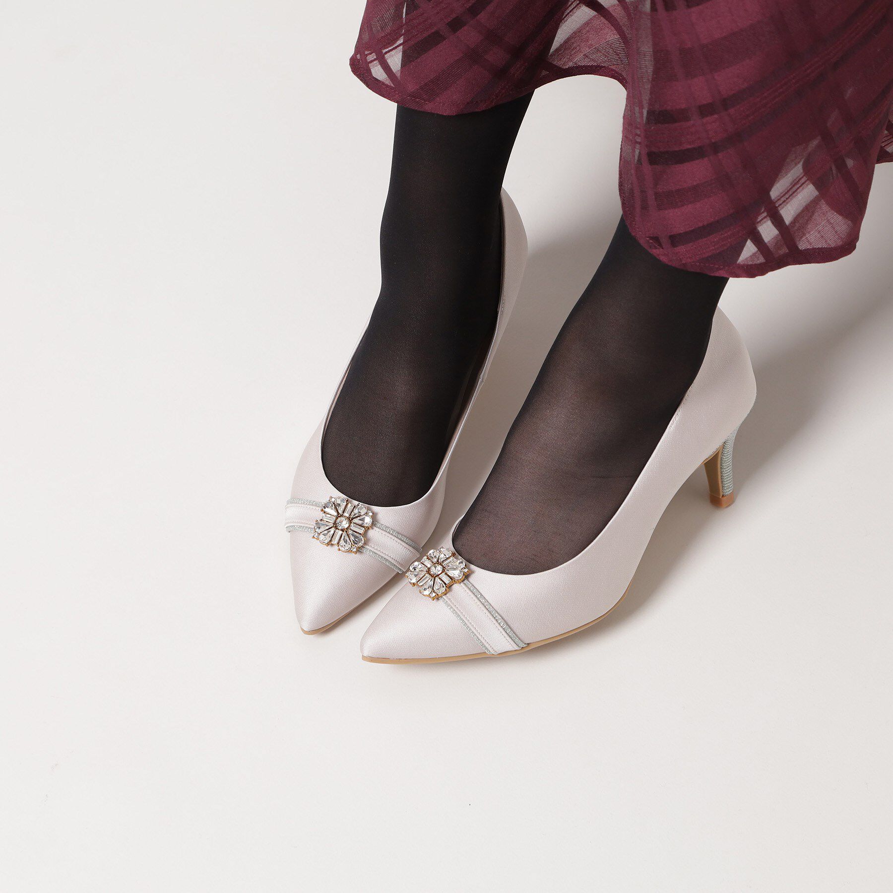 ESPERANZA「【12時間パンプス】約7．5cm／ビジューベルト パーティ-結婚式に最適」|パンプス|