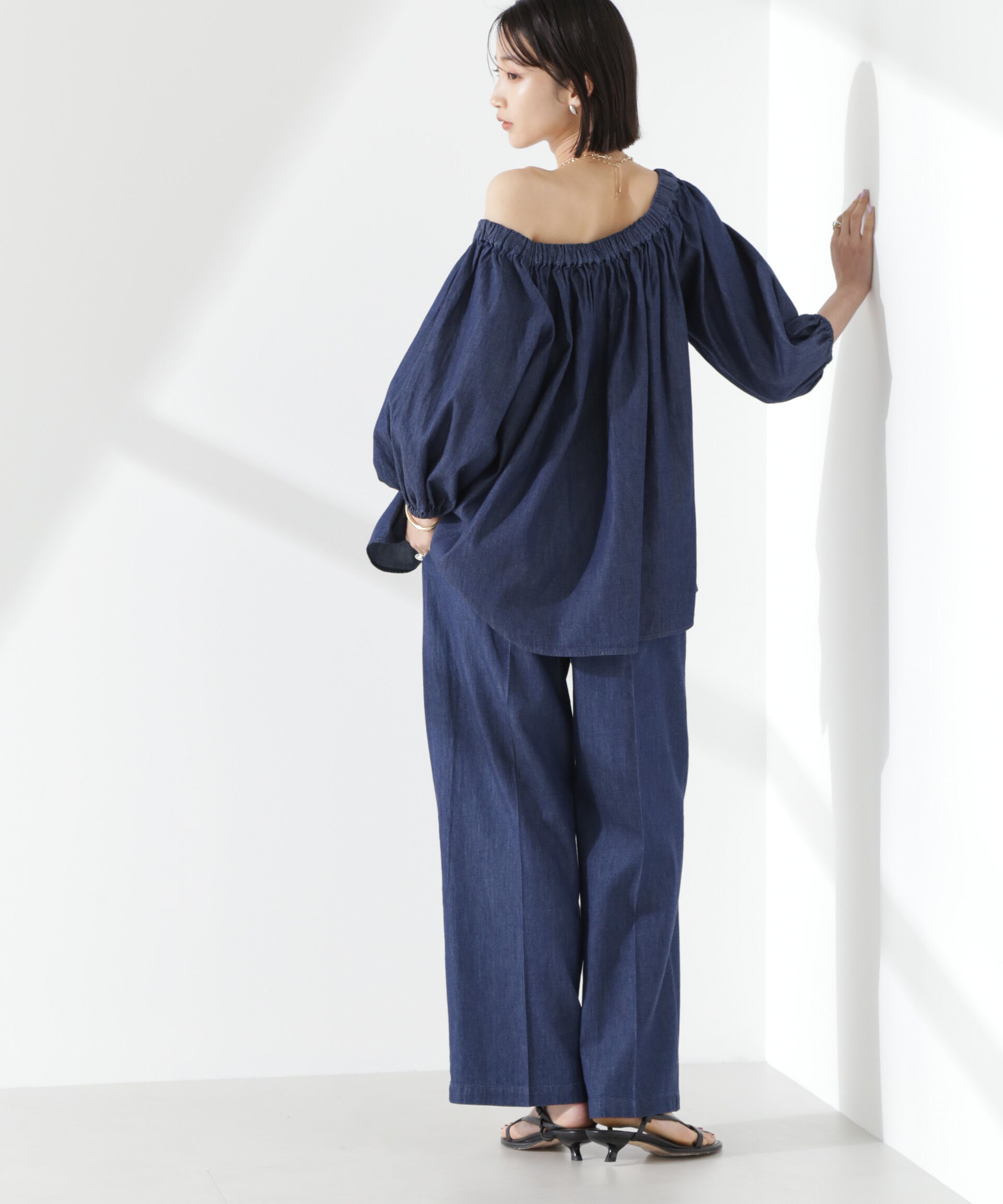 nano･universe「ライトデニムドロストセンタープレスパンツ(セットアップ可)」|チノ|