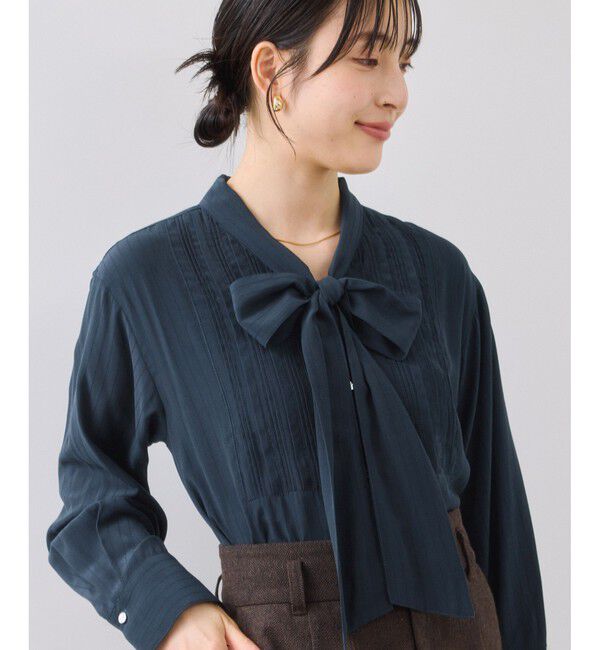 VIS「ランダムピンタックボウタイブラウス」|シャツ・ブラウス|ネイビー(40)
