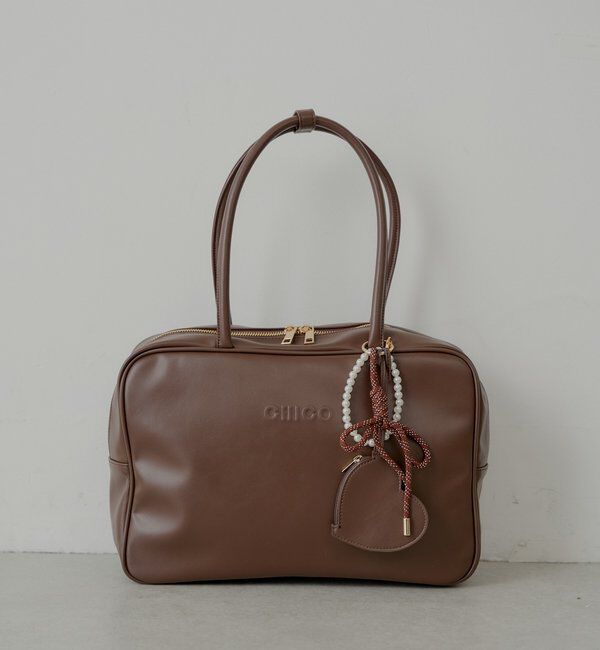  「【2サイズ展開】チャーム付きスクエアボストンバッグ【タブレット端末収納可能】」|ボストンバッグ|