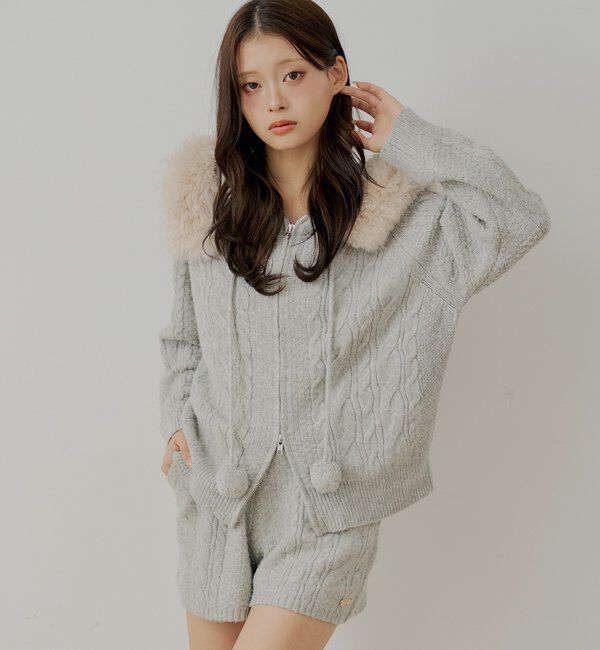  「【セットアップ対応】ポンポン付きファーフードケーブルニットカーディガン」|カーディガン|
