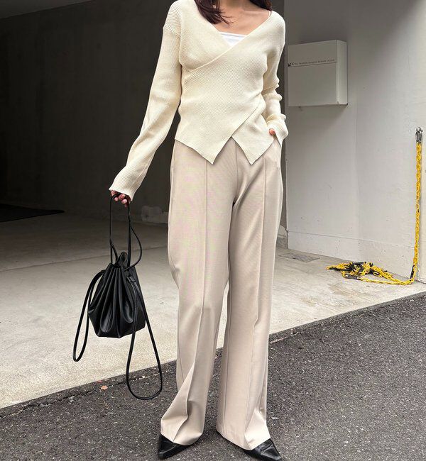  「【低身長サイズあり】ピンタックフレアパンツ」|チノ|