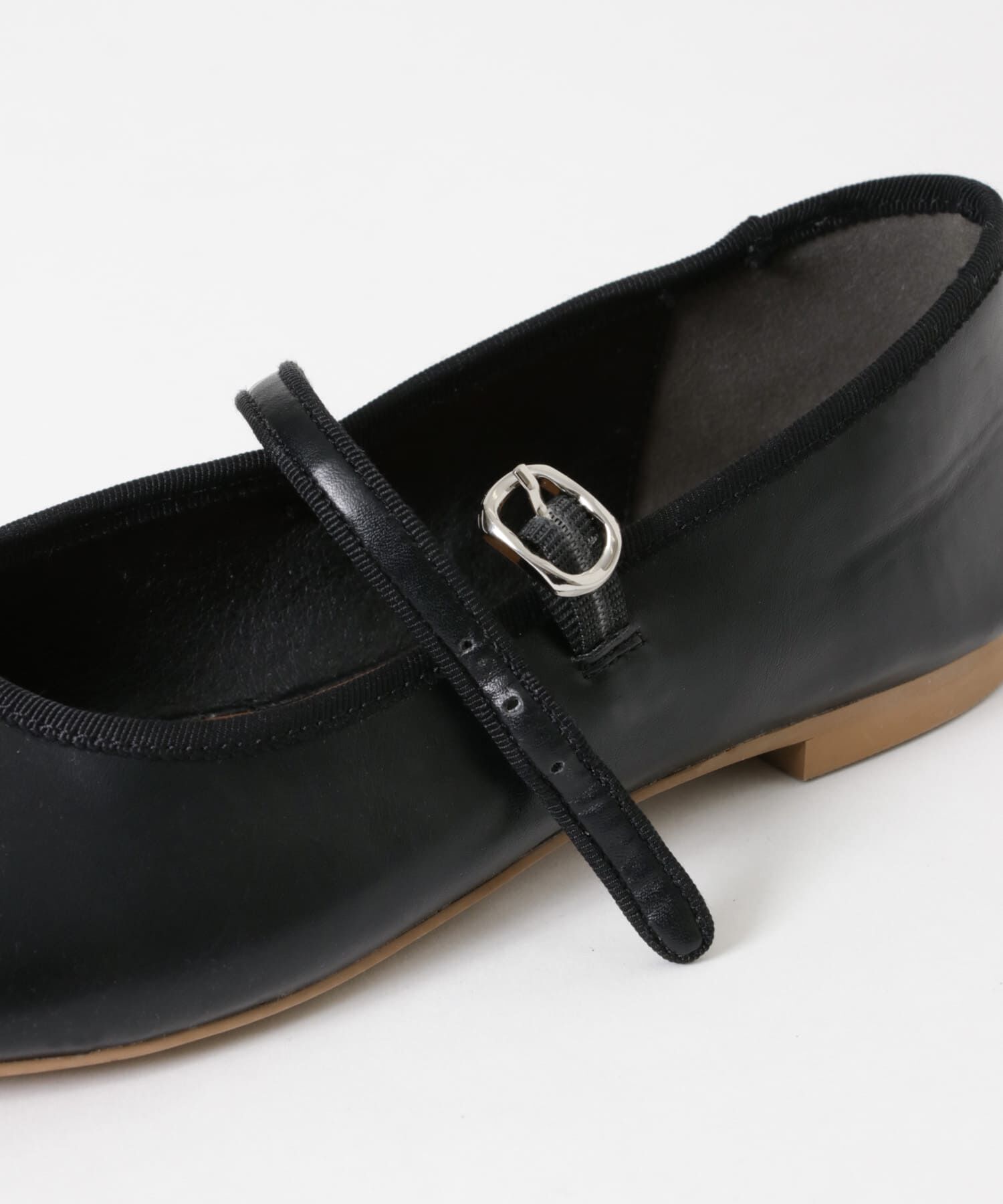 URBAN RESEARCH「メリージェーンフラットシューズ」|バレエシューズ|