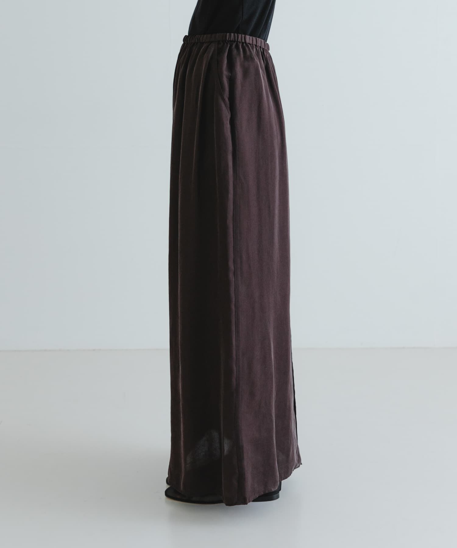 URBAN RESEARCH「『2サイズ展開』キュプラサテンストレートスカート」|スカート|