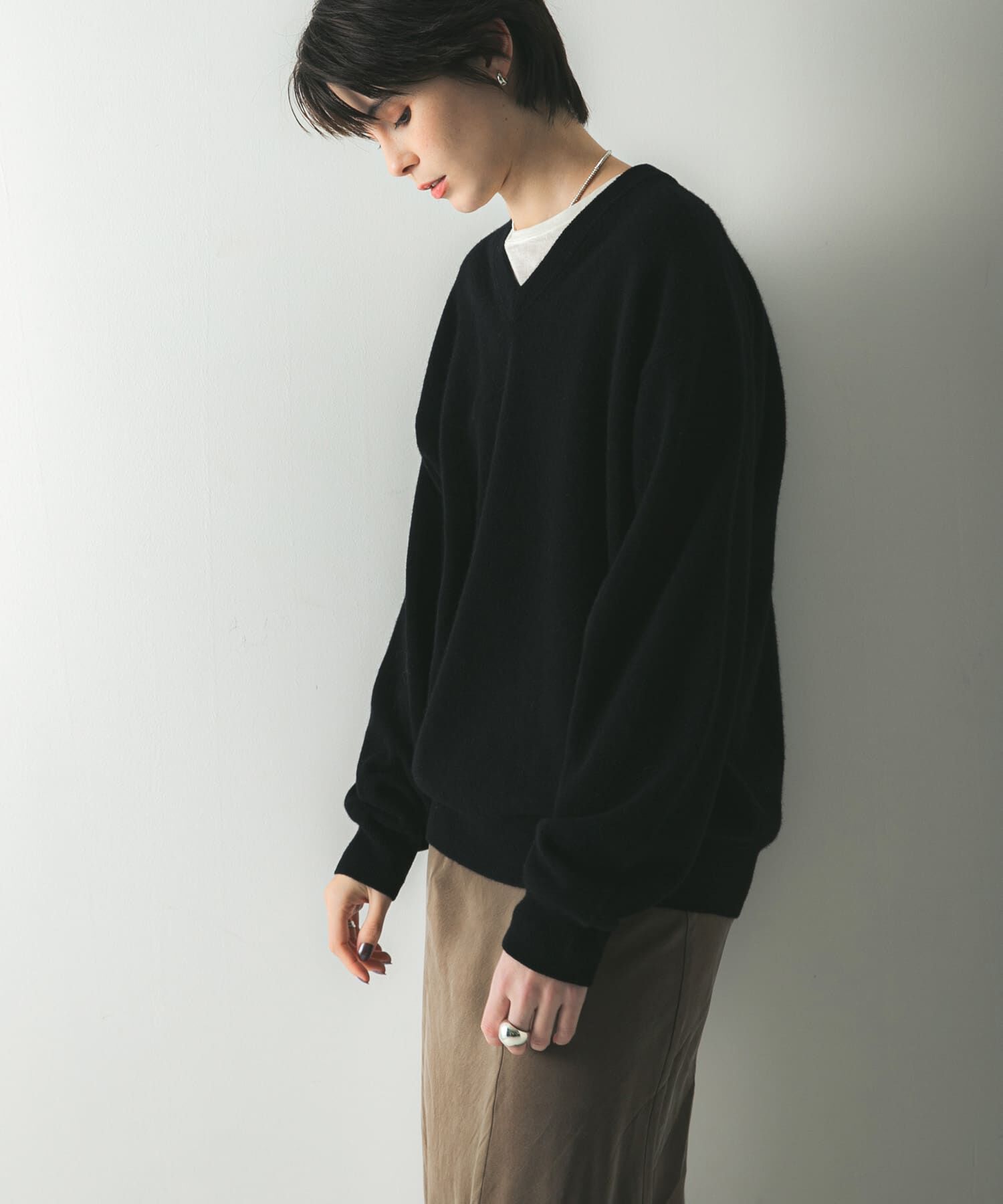 URBAN RESEARCH「ウール100 Vネックルーズソフトニット」|ニット・セーター|