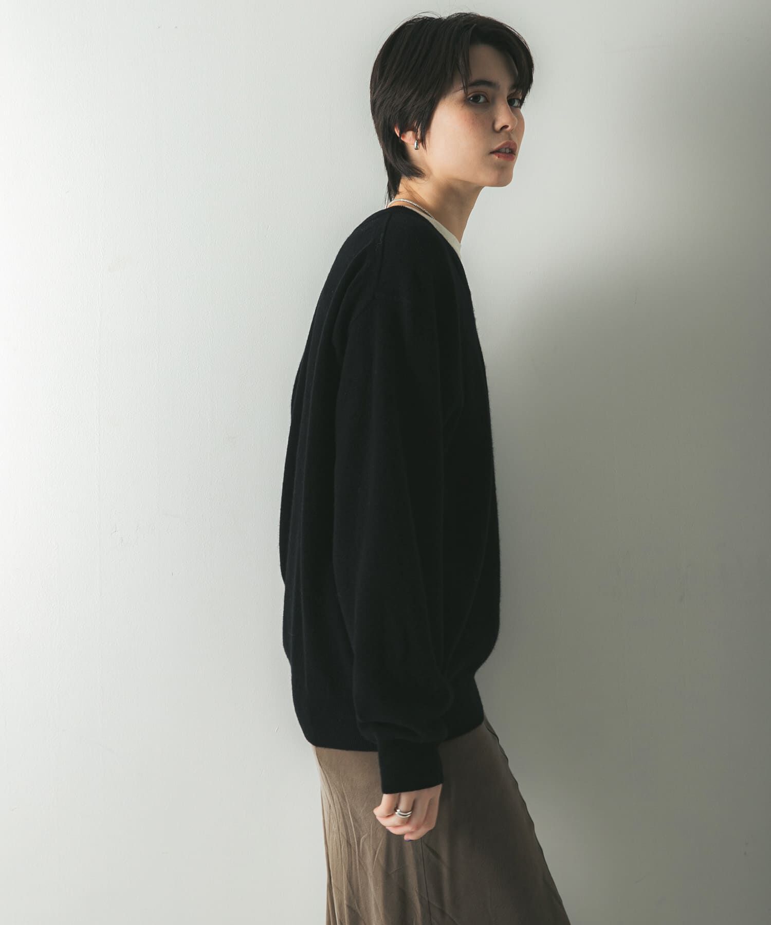 URBAN RESEARCH「ウール100 Vネックルーズソフトニット」|ニット・セーター|