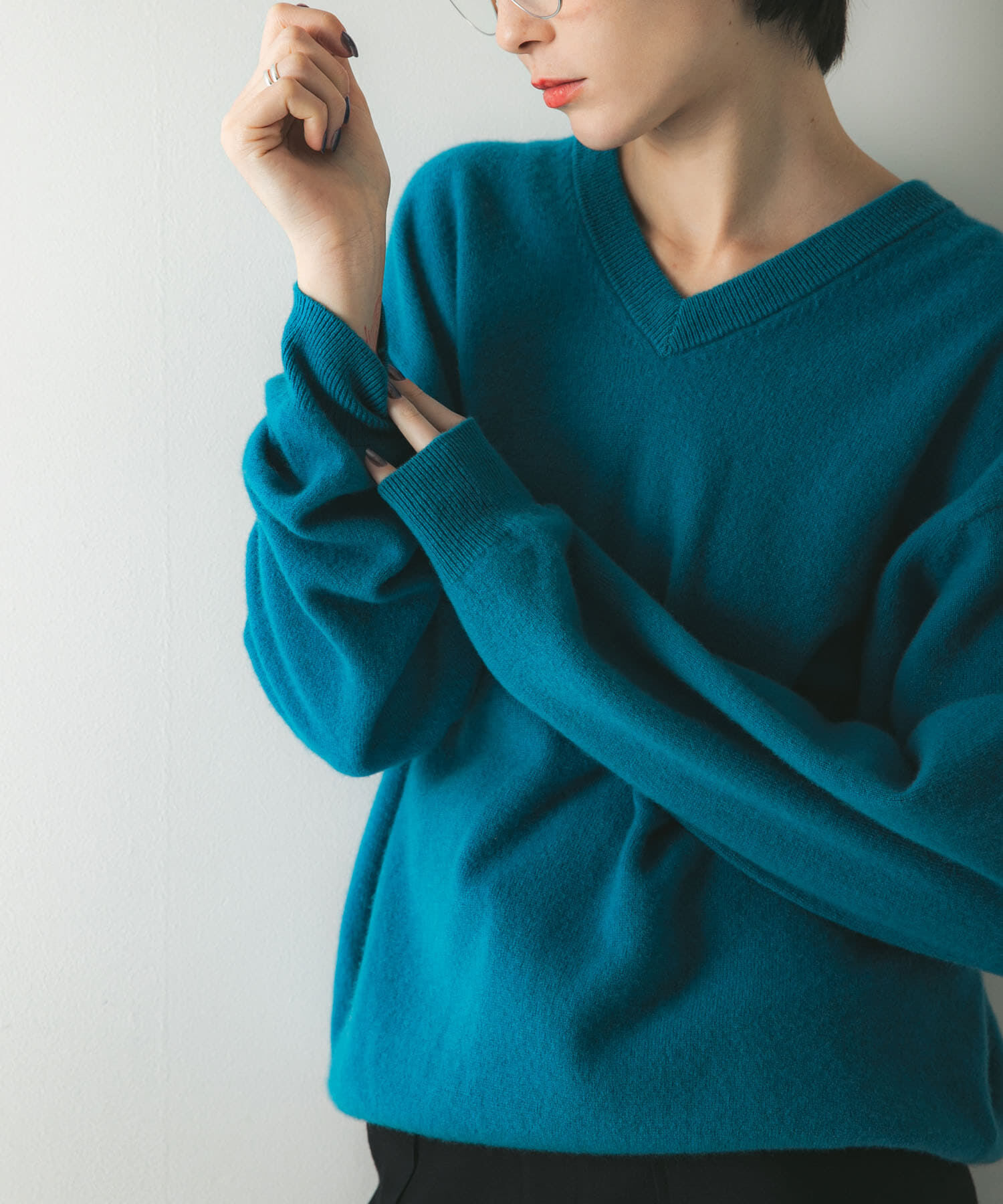 URBAN RESEARCH「ウール100 Vネックルーズソフトニット」|ニット・セーター|ブルー
